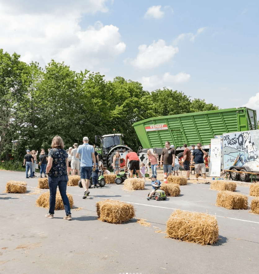 Besucher beim Hoftag