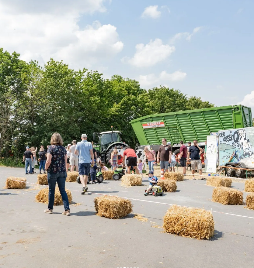 Besucher beim Hoftag
